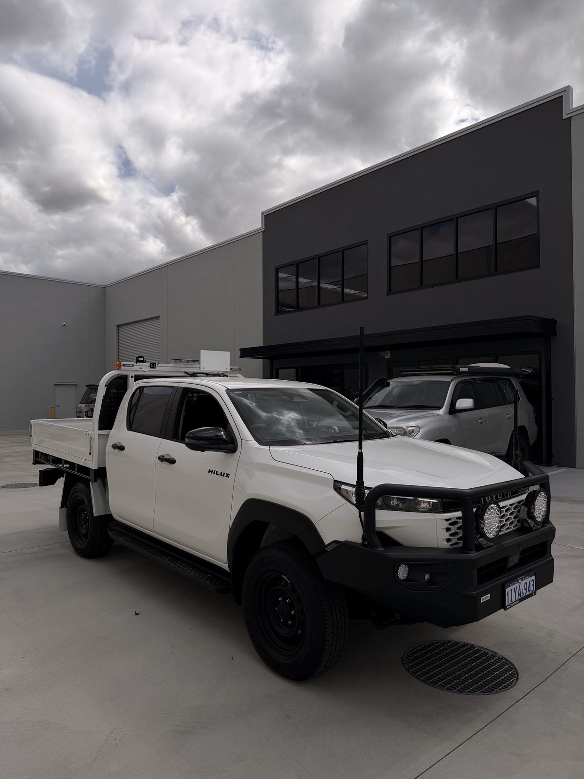 Hilux dual cab tray with mine spec fit out